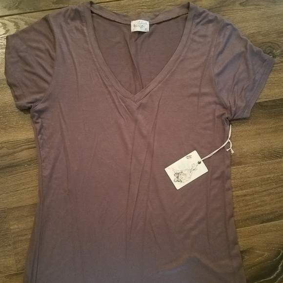 T-shirt - Picture 1 of 2